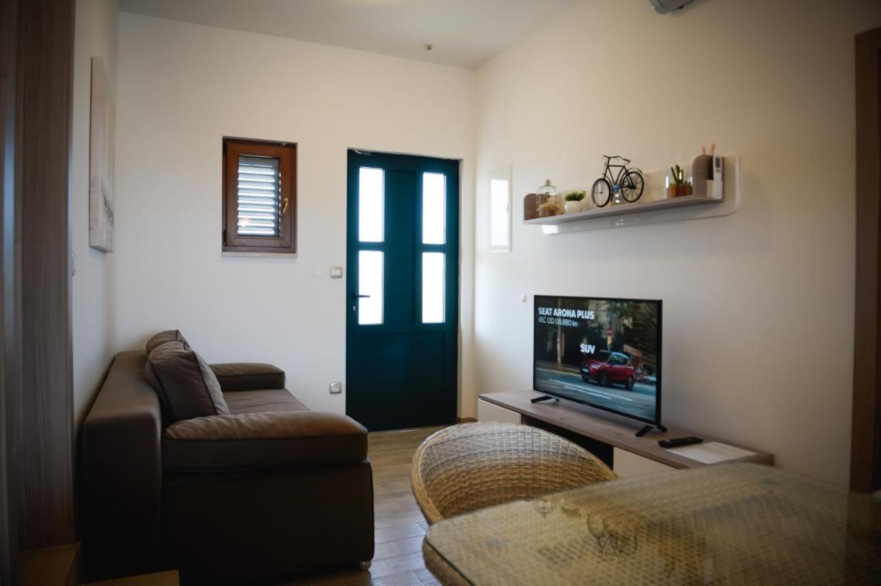 Apartment Markioli Povlja  Kültér fotó