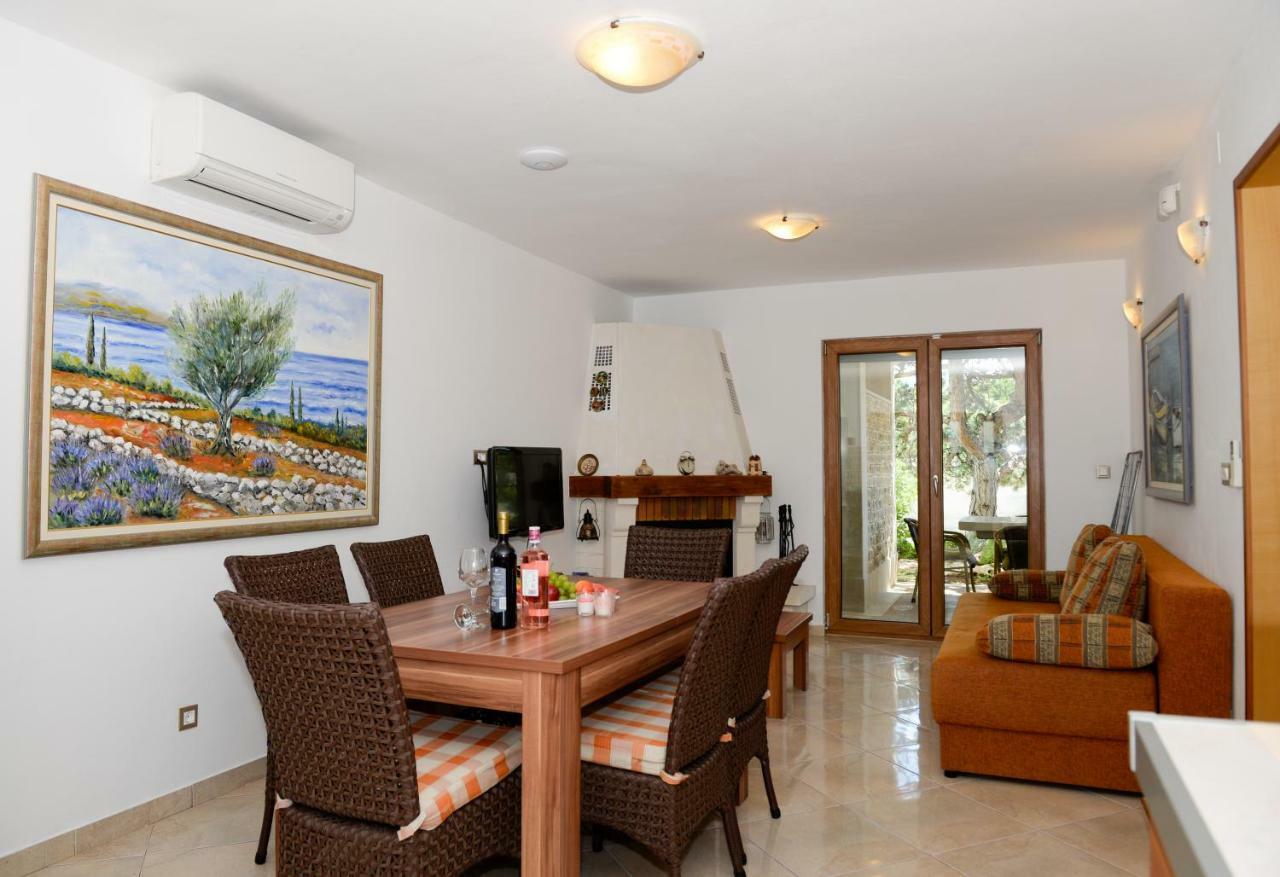 Apartment Markioli Povlja  Kültér fotó