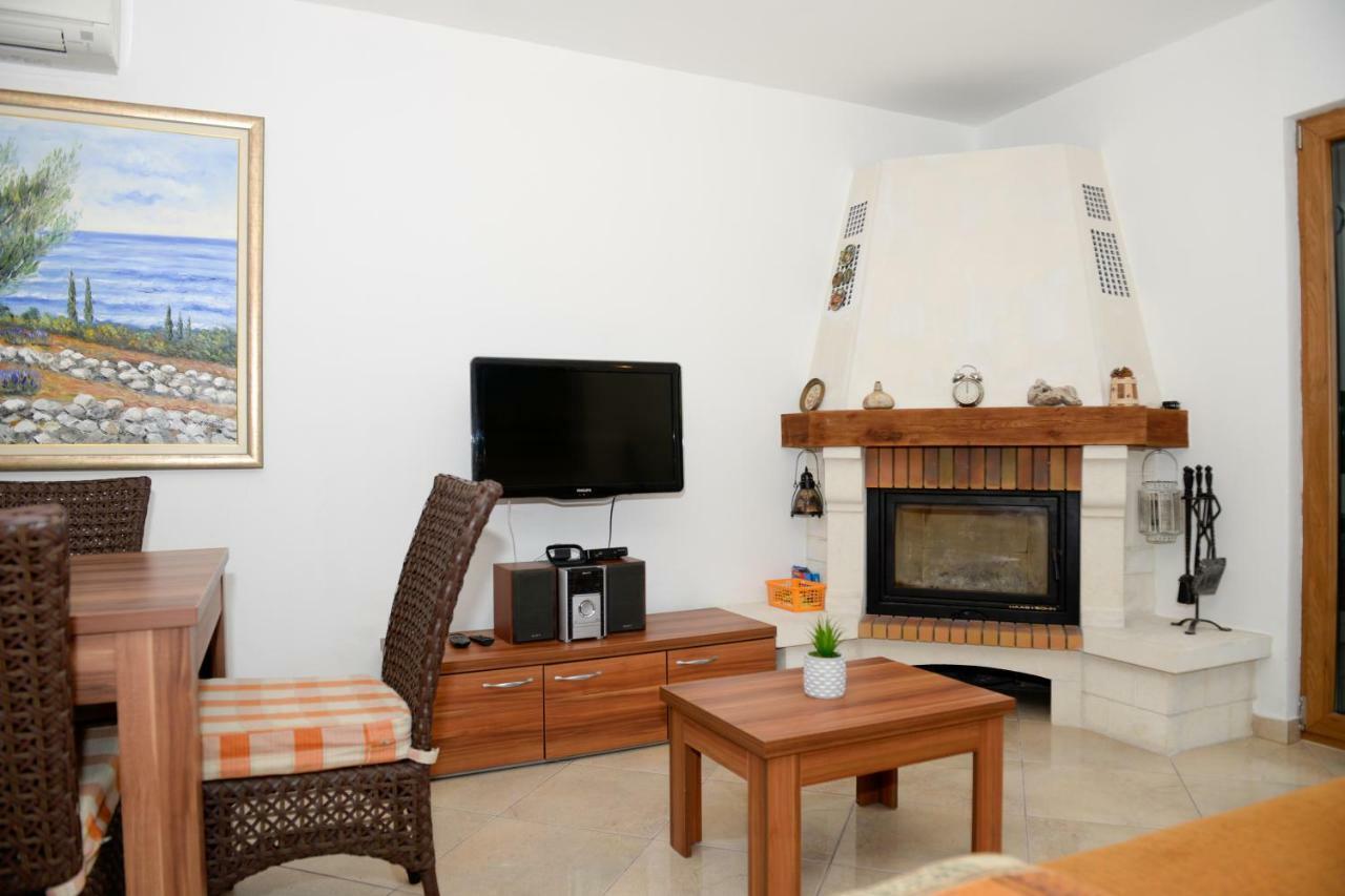 Apartment Markioli Povlja  Kültér fotó