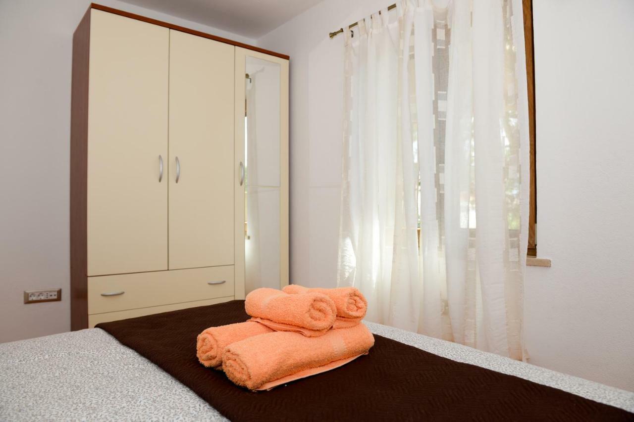 Apartment Markioli Povlja  Kültér fotó