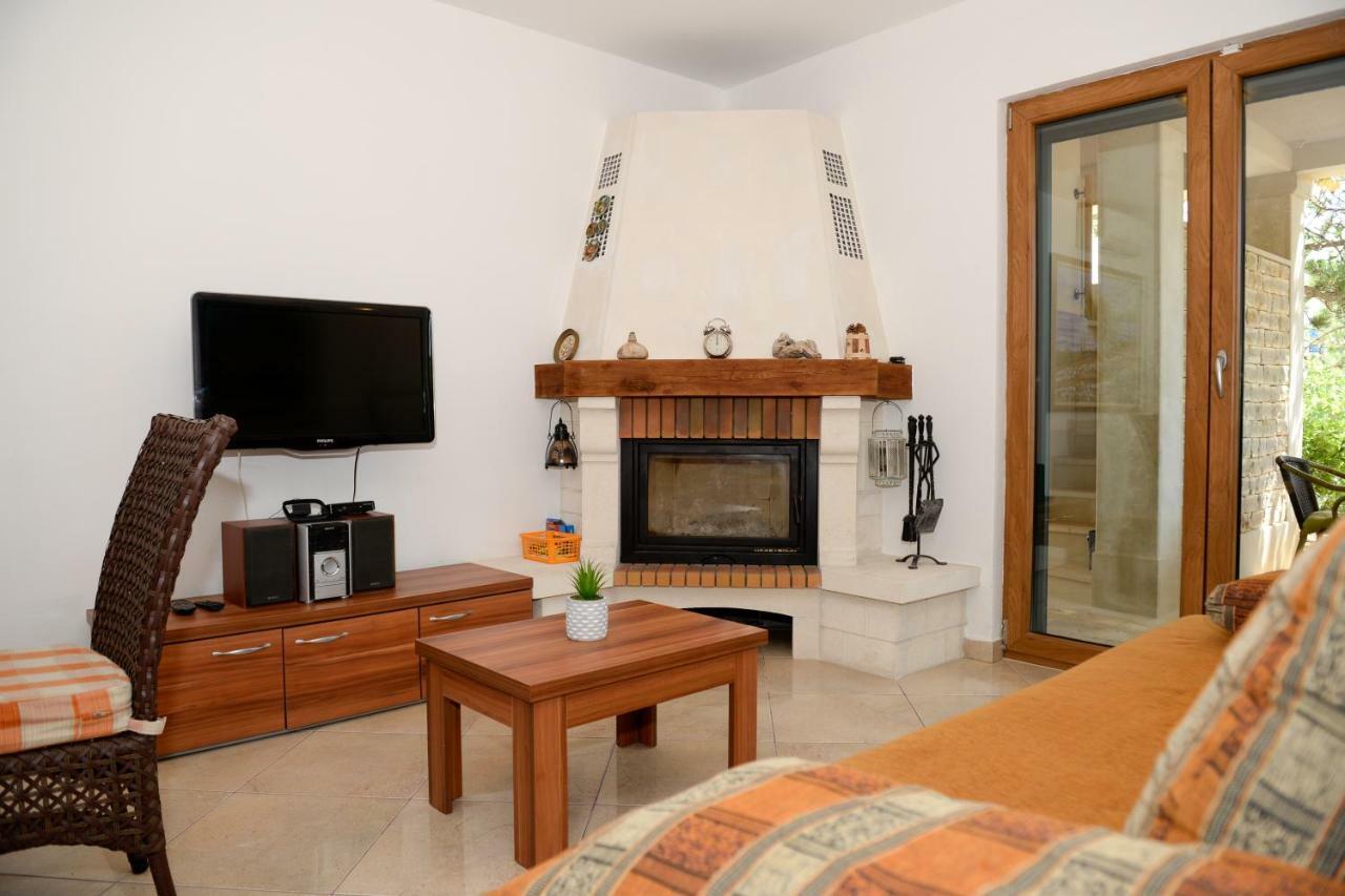 Apartment Markioli Povlja  Kültér fotó