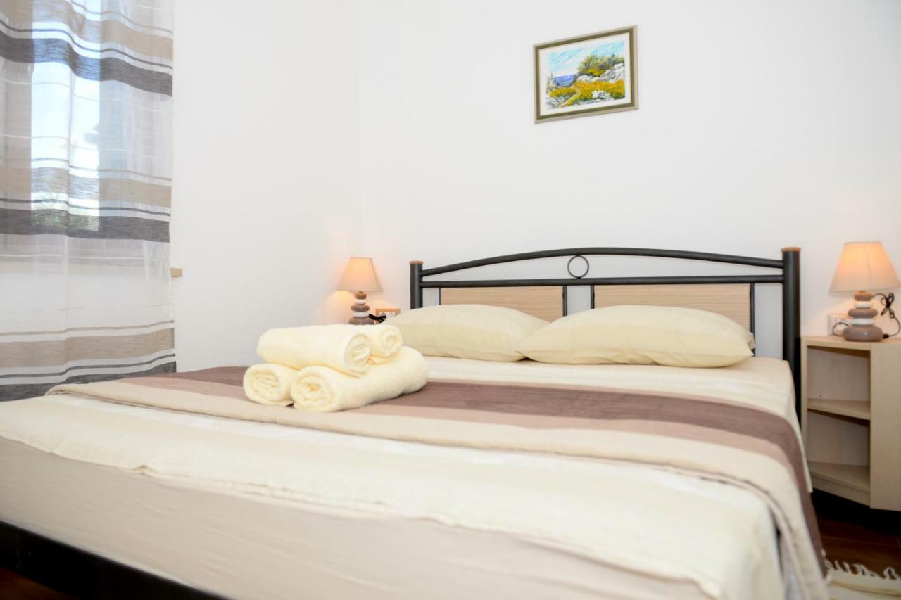 Apartment Markioli Povlja  Kültér fotó