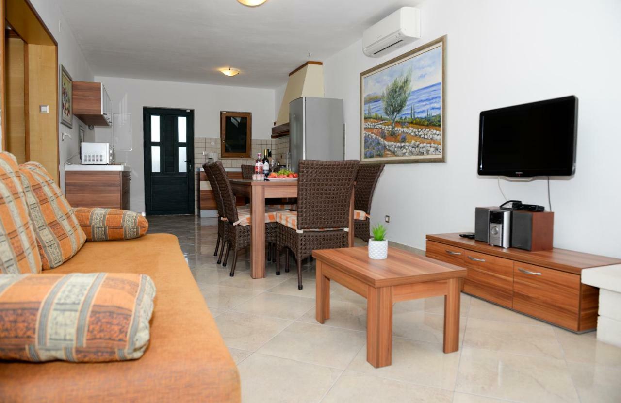 Apartment Markioli Povlja  Kültér fotó