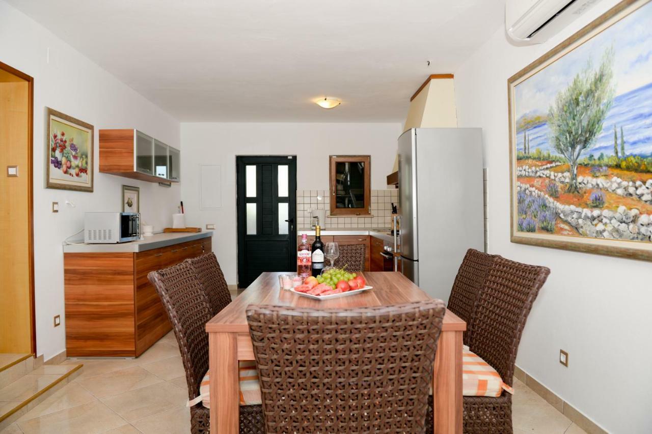 Apartment Markioli Povlja  Kültér fotó