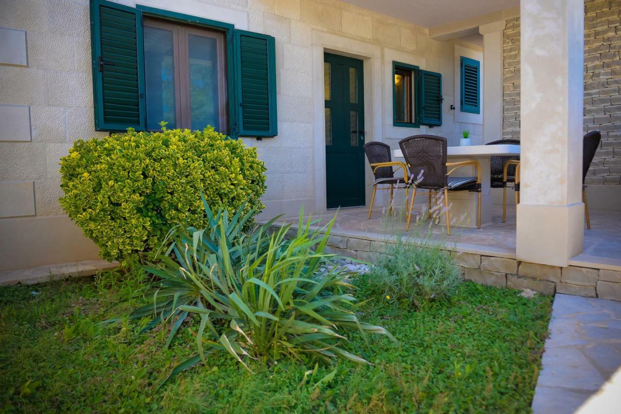 Apartment Markioli Povlja  Kültér fotó
