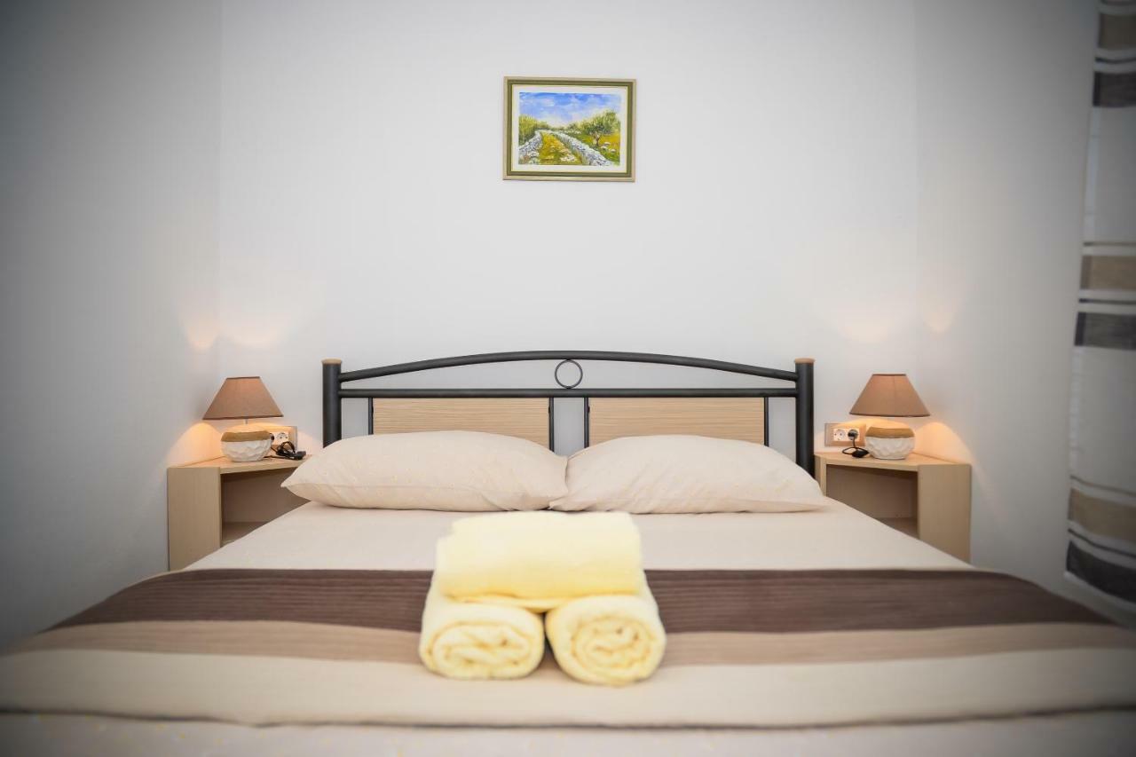 Apartment Markioli Povlja  Kültér fotó