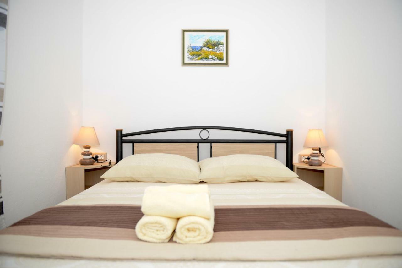 Apartment Markioli Povlja  Kültér fotó
