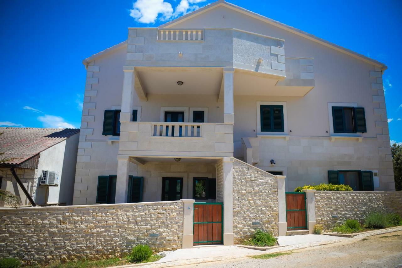 Apartment Markioli Povlja  Kültér fotó